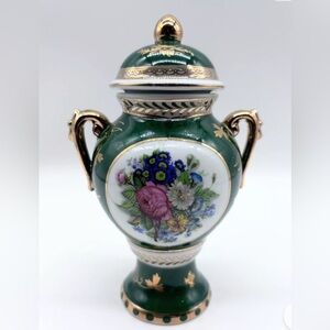 ‼️NIB “My Treasury’s”Elegant Green Porcelain Vase Vintage gold green vase